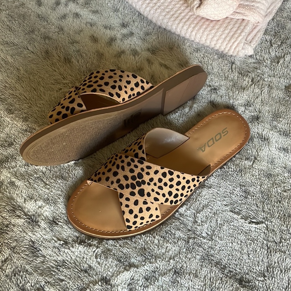 Soda Crisscross Cheetah Slides - image 2